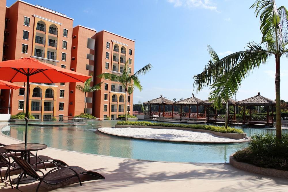 Arabian Bay Resort@ Bukit Gambang Resort City Ngoại thất bức ảnh